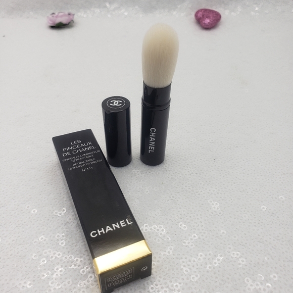 Chanel Retractable Highlighter Brush N°111 Luxury designer Small & Compact - Picture 4 of 7